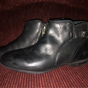 Ugh Siemens low cut boots